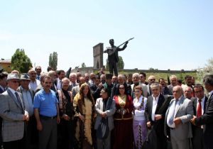 Aşıklar 'Bayram' ediyor